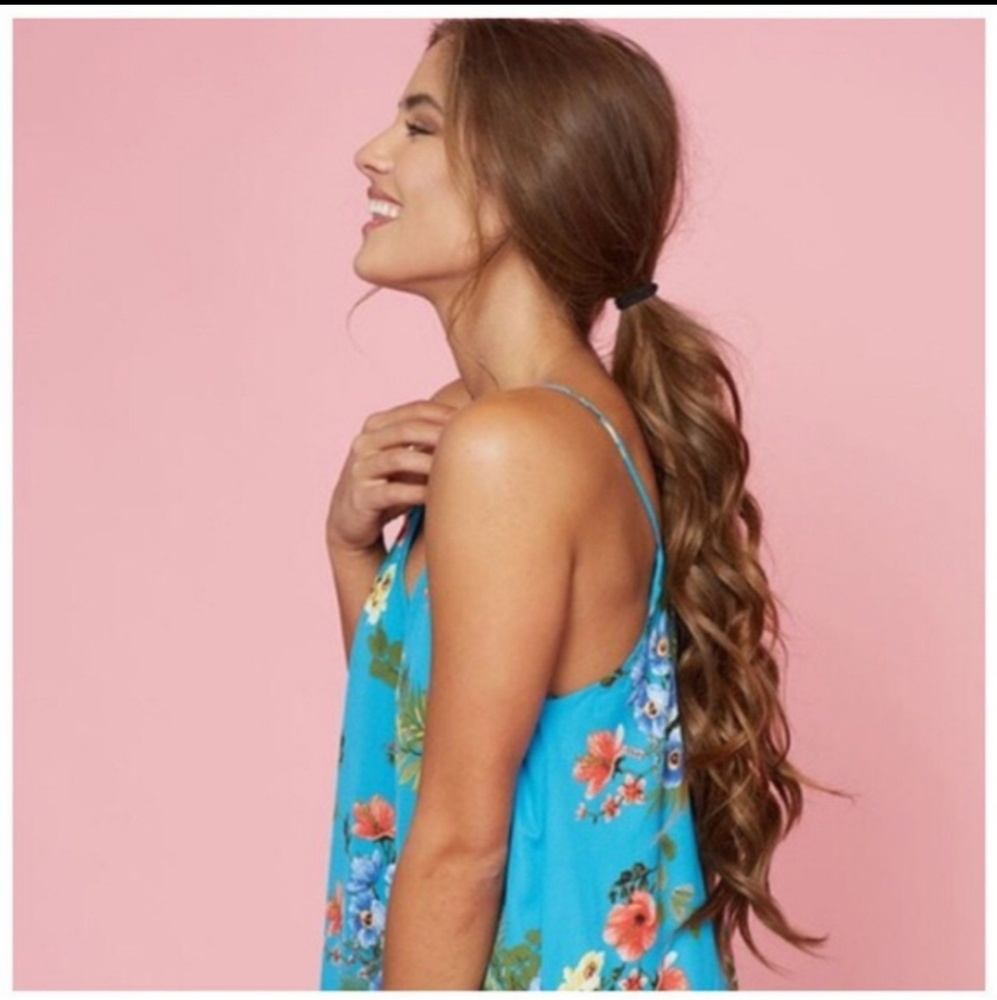 🆕️💲⬇️Blue floral ruffle tank top